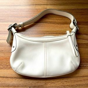 Vintage Coach White/Cream Baguette Little Shoulder Bag